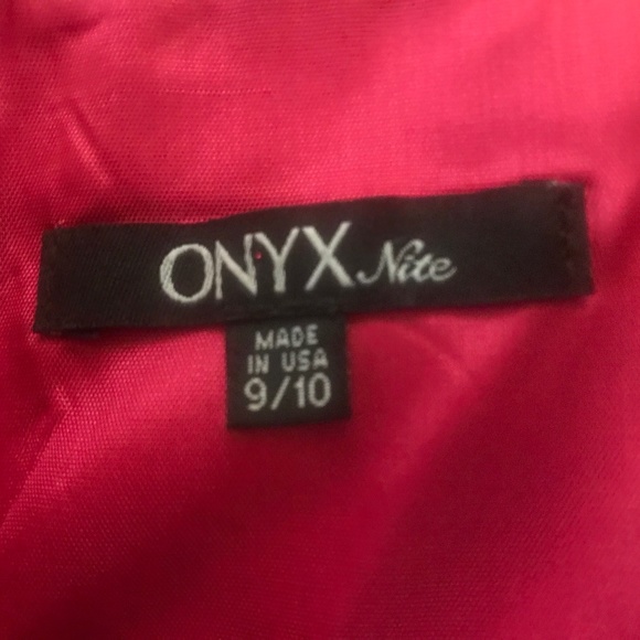 Dark Pink strapless Party Dress by Onyx - Picture 3 of 3